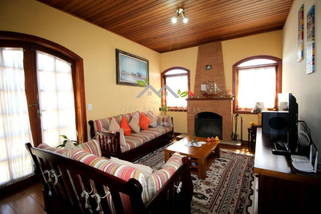 Imagem Casa com 3 Quartos à Venda, 240 m² em Vila Nova Suíça - Campos Do Jordão Imagem Casa com 3 Quartos à Venda, 240 m² em Vila Nova Suíça - Campos Do Jordão