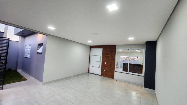 Imagem Casa com 3 Quartos à Venda, 157 m² em Botucatu