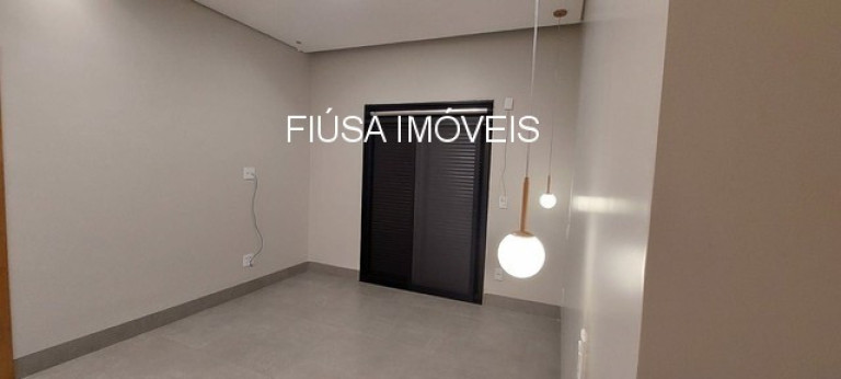 Imagem Casa com 3 Quartos à Venda, em Alto Do Castelo - Ribeirão Preto Imagem Casa com 3 Quartos à Venda, em Alto Do Castelo - Ribeirão Preto