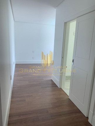 Imagem Apartamento com 3 Quartos à Venda, 151 m² em Centro - Balneário Camboriú Imagem Apartamento com 3 Quartos à Venda, 151 m² em Centro - Balneário Camboriú