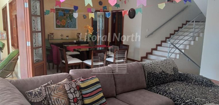 Imagem Casa com 4 Quartos à Venda, 351 m² em Taquaras - Balneário Camboriú Imagem Casa com 4 Quartos à Venda, 351 m² em Taquaras - Balneário Camboriú