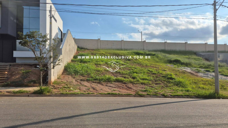 Terreno em Condomínio à Venda, 381 m² em San Giovanni - Itatiba