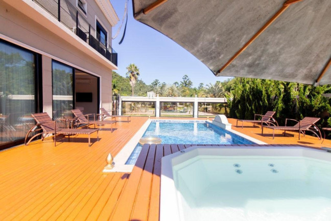 Imagem Casa com 3 Quartos à Venda, 440 m² em Centro - Itapema