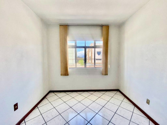 Imagem Casa com 3 Quartos à Venda, 264 m² em Kobrasol - São José