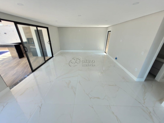 Imagem Casa com 4 Quartos à Venda, em Lagoa - Macaé Imagem Casa com 4 Quartos à Venda, em Lagoa - Macaé