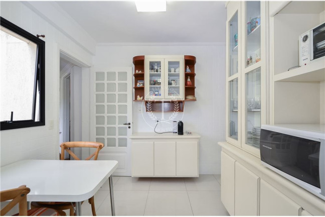 Imagem Apartamento com 4 Quartos à Venda, 221 m² em São Paulo Imagem Apartamento com 4 Quartos à Venda, 221 m² em São Paulo