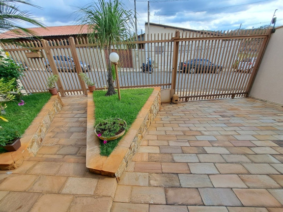 Imagem Casa com 3 Quartos à Venda, 190 m² em Santo Antônio - Louveira