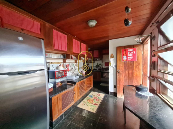 Imagem Casa com 4 Quartos à Venda, 250 m² em Pituaçu - Salvador Imagem Casa com 4 Quartos à Venda, 250 m² em Pituaçu - Salvador