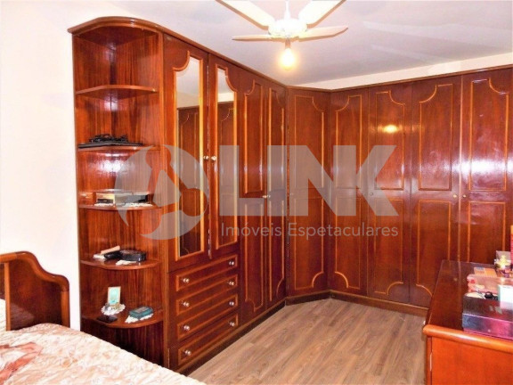 Imagem Imóvel com 3 Quartos à Venda, 156 m² em Jardim Itu - Porto Alegre Imagem Imóvel com 3 Quartos à Venda, 156 m² em Jardim Itu - Porto Alegre