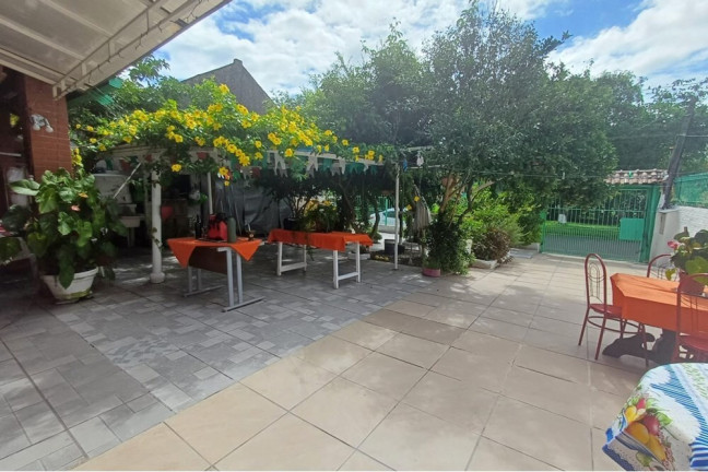Imagem Casa com 3 Quartos à Venda, 160 m² em Santa Maria Goretti - Porto Alegre Imagem Casa com 3 Quartos à Venda, 160 m² em Santa Maria Goretti - Porto Alegre