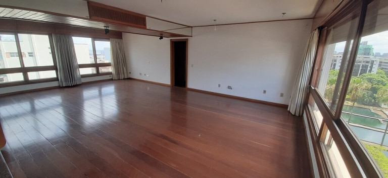 Imagem Apartamento com 4 Quartos à Venda, 367 m² em Floresta - Porto Alegre Imagem Apartamento com 4 Quartos à Venda, 367 m² em Floresta - Porto Alegre