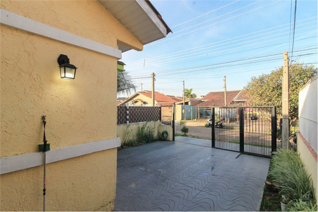 Imagem Casa com 3 Quartos à Venda,  em Hípica - Porto Alegre