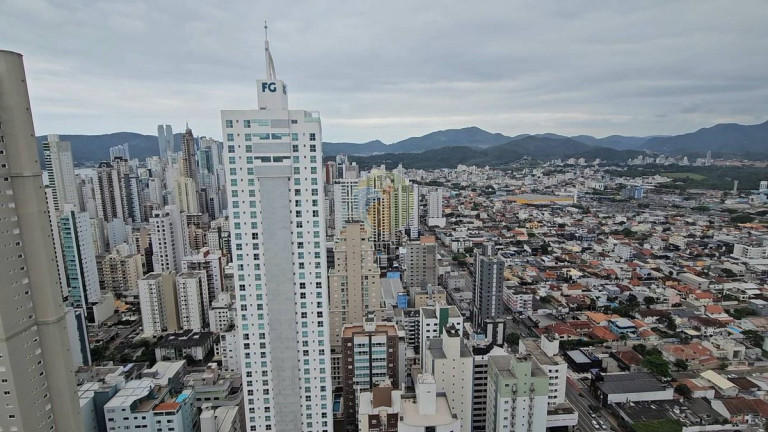 Imagem Cobertura com 4 Quartos à Venda, 260 m² em Centro - Balneário Camboriú Imagem Cobertura com 4 Quartos à Venda, 260 m² em Centro - Balneário Camboriú