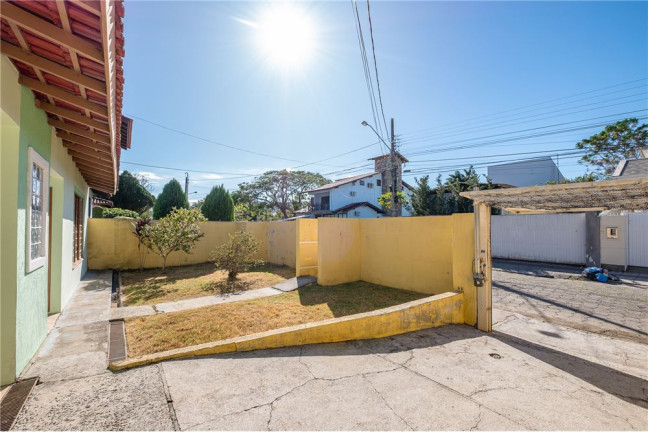Imagem Casa com 6 Quartos à Venda, em Córrego Grande - Florianópolis Imagem Casa com 6 Quartos à Venda, em Córrego Grande - Florianópolis