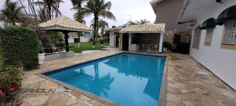 Imagem Casa com 7 Quartos à Venda, 400 m² em Balneário Flórida - Praia Grande Imagem Casa com 7 Quartos à Venda, 400 m² em Balneário Flórida - Praia Grande