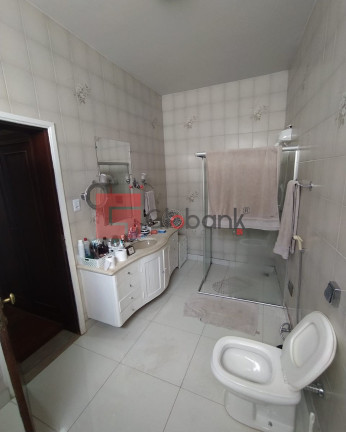 Imagem Casa com 3 Quartos à Venda, 250 m² em Centro - Montes Claros Imagem Casa com 3 Quartos à Venda, 250 m² em Centro - Montes Claros