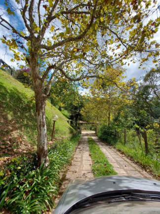Imagem Casa com 4 Quartos à Venda, 255 m² em Três Córregos - Teresópolis