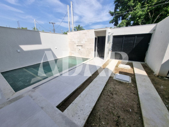 Imagem Casa com 4 Quartos à Venda, 192 m² em Vargem Grande - Rio De Janeiro