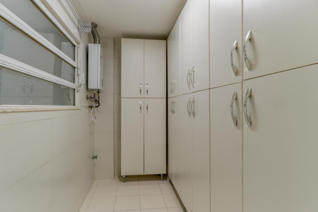 Imagem Apartamento com 2 Quartos à Venda,  em Copacabana - Rio De Janeiro
