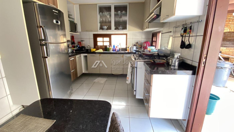 Imagem Casa com 4 Quartos à Venda, 185 m² em Cidade Dos Funcionários - Fortaleza Imagem Casa com 4 Quartos à Venda, 185 m² em Cidade Dos Funcionários - Fortaleza