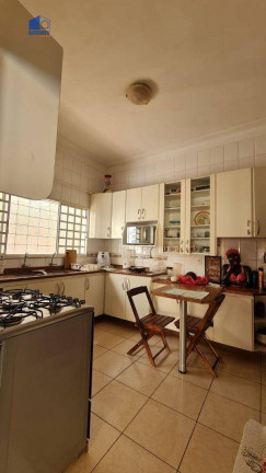 Imagem Casa com 5 Quartos à Venda, 253 m² em Jardim Das Américas - Cuiabá Imagem Casa com 5 Quartos à Venda, 253 m² em Jardim Das Américas - Cuiabá