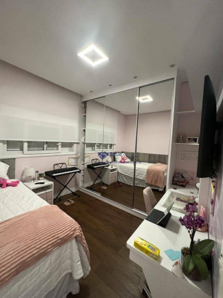 Imagem Casa com 3 Quartos à Venda, 250 m² em Jardim Adriana - Guarulhos Imagem Casa com 3 Quartos à Venda, 250 m² em Jardim Adriana - Guarulhos