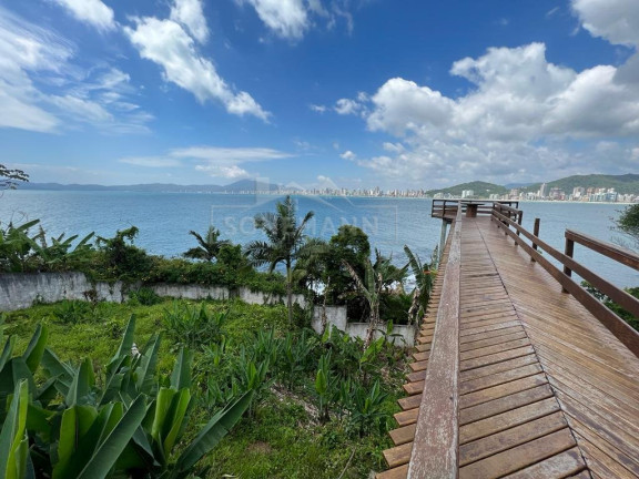 Imagem Casa com 3 Quartos à Venda, 750 m² em Centro - Itapema