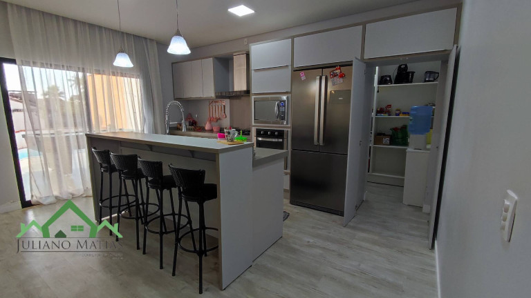 Imagem Casa com 3 Quartos à Venda, 164 m² em Pinheiros - Balneário Barra Do Sul