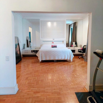 Imagem Imóvel com 3 Quartos à Venda, 270 m² em Moinhos De Vento - Porto Alegre Imagem Imóvel com 3 Quartos à Venda, 270 m² em Moinhos De Vento - Porto Alegre