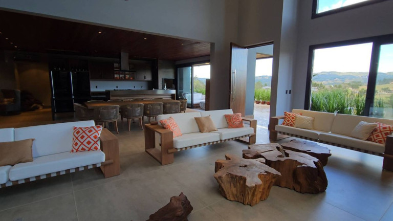 Imagem Casa com 4 Quartos à Venda, 715 m² em Centro - Camboriú Imagem Casa com 4 Quartos à Venda, 715 m² em Centro - Camboriú