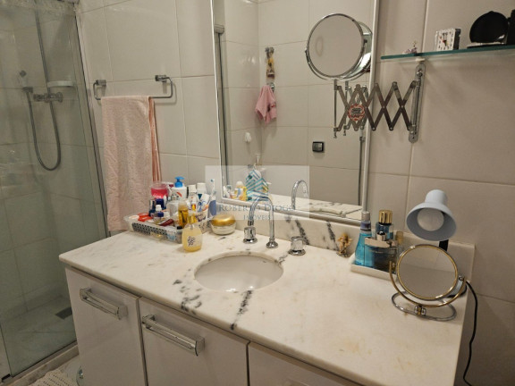 Imagem Imóvel com 3 Quartos à Venda, 69 m² em Botafogo - Rio De Janeiro Imagem Imóvel com 3 Quartos à Venda, 69 m² em Botafogo - Rio De Janeiro