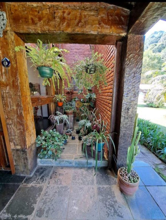 Imagem Casa com 4 Quartos à Venda, 300 m² em Albuquerque - Teresópolis Imagem Casa com 4 Quartos à Venda, 300 m² em Albuquerque - Teresópolis