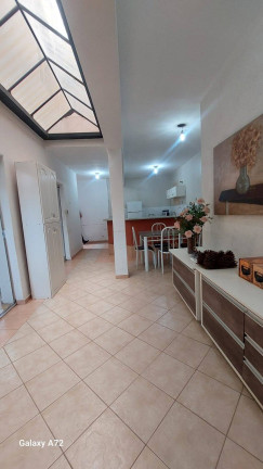 Imagem Sobrado com 4 Quartos à Venda, 253 m² em Centro - Taubaté Imagem Sobrado com 4 Quartos à Venda, 253 m² em Centro - Taubaté