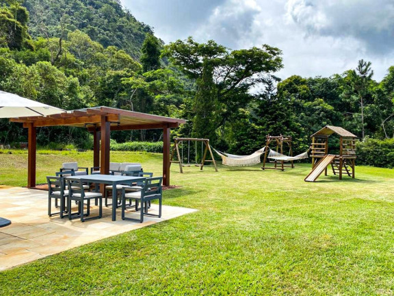 Imagem Imóvel com 9 Quartos à Venda, 220.000 m² em Serrinha - Teresópolis Imagem Imóvel com 9 Quartos à Venda, 220.000 m² em Serrinha - Teresópolis