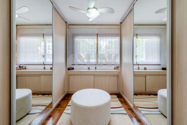 Imagem Casa com 4 Quartos à Venda, 450 m² em Vila Assunção - Porto Alegre