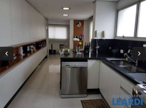 Imagem Apartamento com 3 Quartos à Venda, 220 m² em Campo Belo - São Paulo