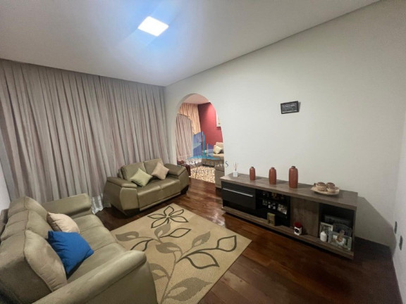 Imagem Casa com 7 Quartos à Venda, 360 m² em Amazonas - Contagem Imagem Casa com 7 Quartos à Venda, 360 m² em Amazonas - Contagem
