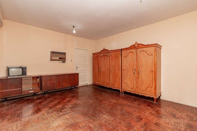 Imagem Casa com 5 Quartos à Venda, em Bom Fim - Porto Alegre Imagem Casa com 5 Quartos à Venda, em Bom Fim - Porto Alegre