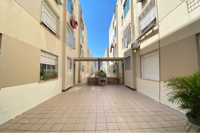 Imagem Imóvel com 2 Quartos à Venda, 59 m² em Santana - Porto Alegre Imagem Imóvel com 2 Quartos à Venda, 59 m² em Santana - Porto Alegre