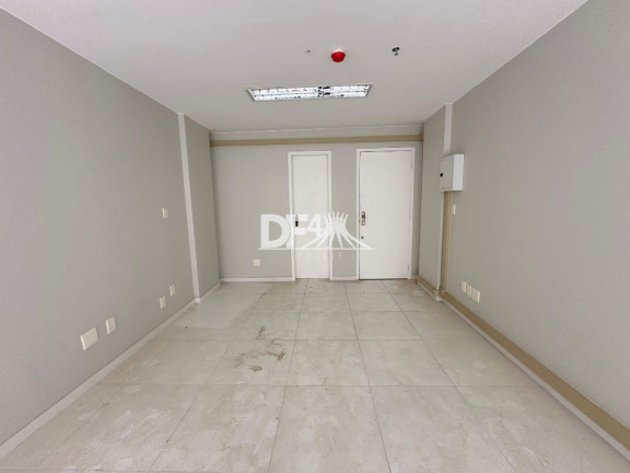 Imagem Sala Comercial para Alugar, 33 m² em Asa Sul - Brasília Imagem Sala Comercial para Alugar, 33 m² em Asa Sul - Brasília