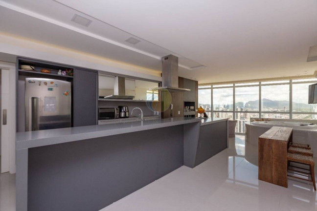 Imagem Apartamento com 4 Quartos à Venda, 228 m² em Pioneiros - Balneário Camboriú