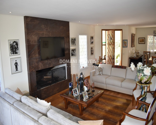 Imagem Casa com 4 Quartos à Venda, 215 m² em Região De Capivari - Campos Do Jordão Imagem Casa com 4 Quartos à Venda, 215 m² em Região De Capivari - Campos Do Jordão