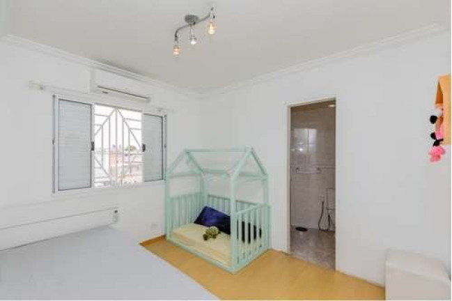 Imagem Casa com 6 Quartos à Venda, 226 m² em Vila Bertioga - São Paulo