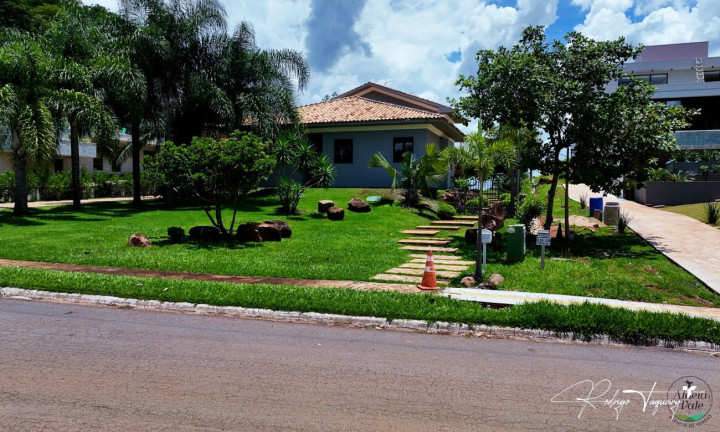Casa de Condomínio com 4 Quartos à Venda, 451 m² em Residencial Aldeia Do Vale - Goiânia