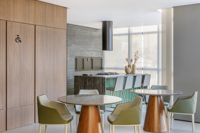 Imagem Apartamento com 3 Quartos à Venda, 194 m² em Centro - Curitiba