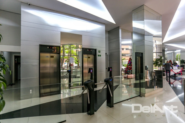 Sala Comercial à Venda, 97 m² em água Verde - Curitiba