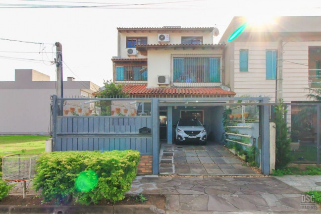 Imagem Imóvel com 4 Quartos à Venda, em Hípica - Porto Alegre Imagem Imóvel com 4 Quartos à Venda, em Hípica - Porto Alegre