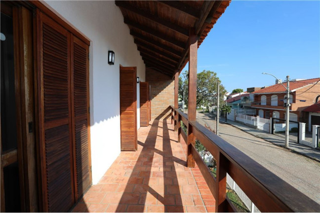 Imagem Casa com 5 Quartos à Venda, em Jardim Itu - Porto Alegre Imagem Casa com 5 Quartos à Venda, em Jardim Itu - Porto Alegre