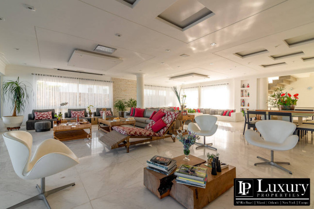 Imagem Casa com 10 Quartos à Venda, em Balneário Praia Do Pernambuco - Guarujá Imagem Casa com 10 Quartos à Venda, em Balneário Praia Do Pernambuco - Guarujá