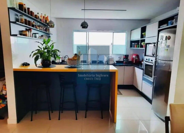 Imagem Casa com 5 Quartos à Venda, 320 m² em Ingleses Do Rio Vermelho - Florianópolis